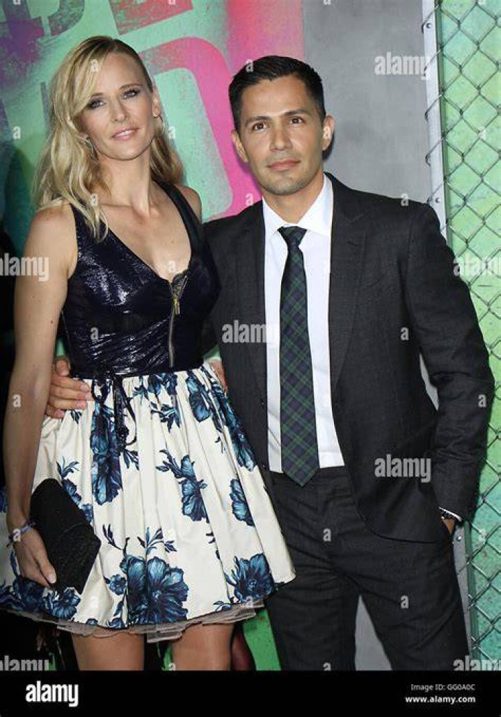 Jay Hernandez and Daniella Deutscher during the premiere of STX Entertainment's 'A Bad Mom's Christmas' at Regency Village Theatre on October 30, 2017, in Westwood, California. | Source: Getty Images